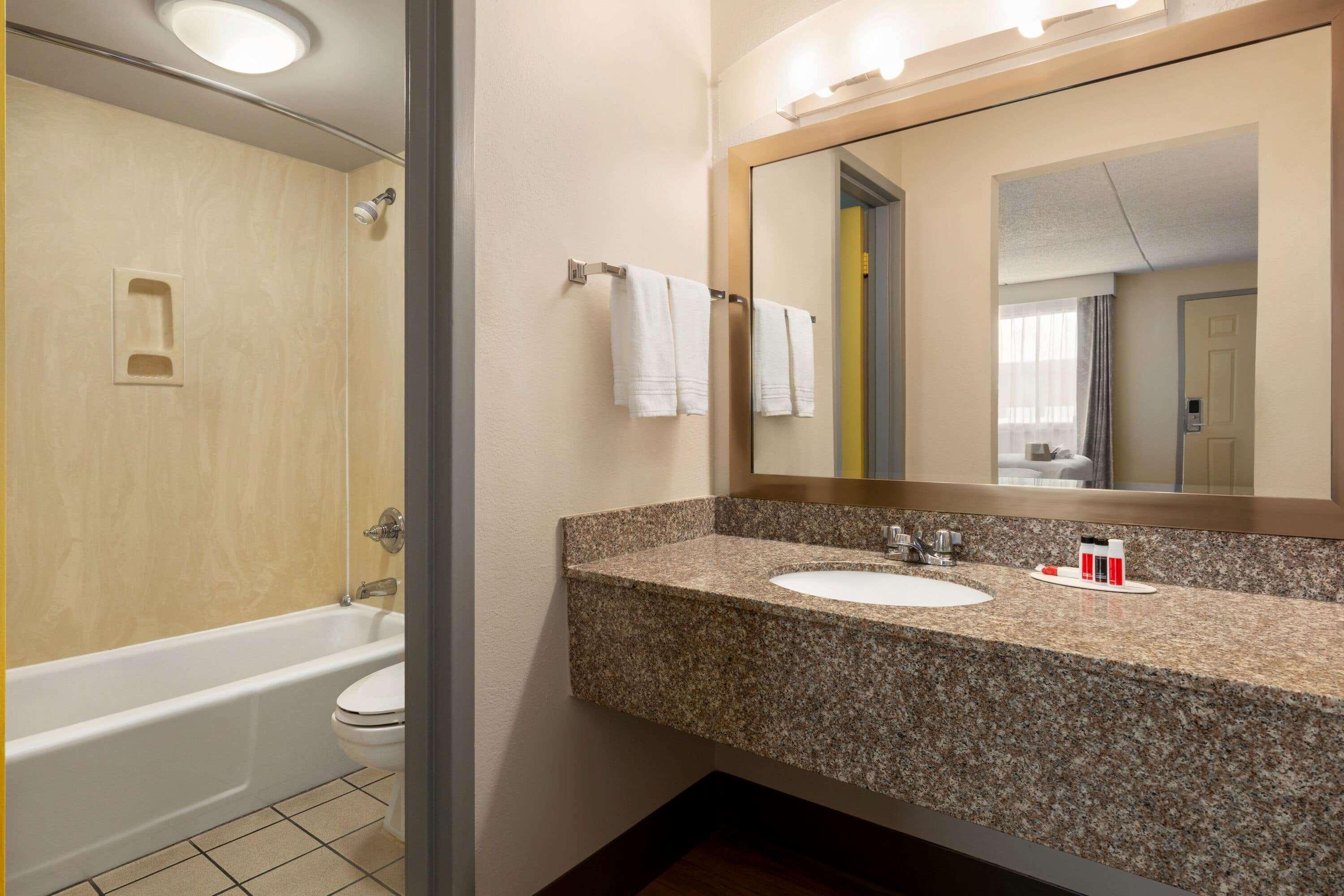 Hotel Bo, A Days Inn By Wyndham Chattanooga Downtown Eksteriør bilde